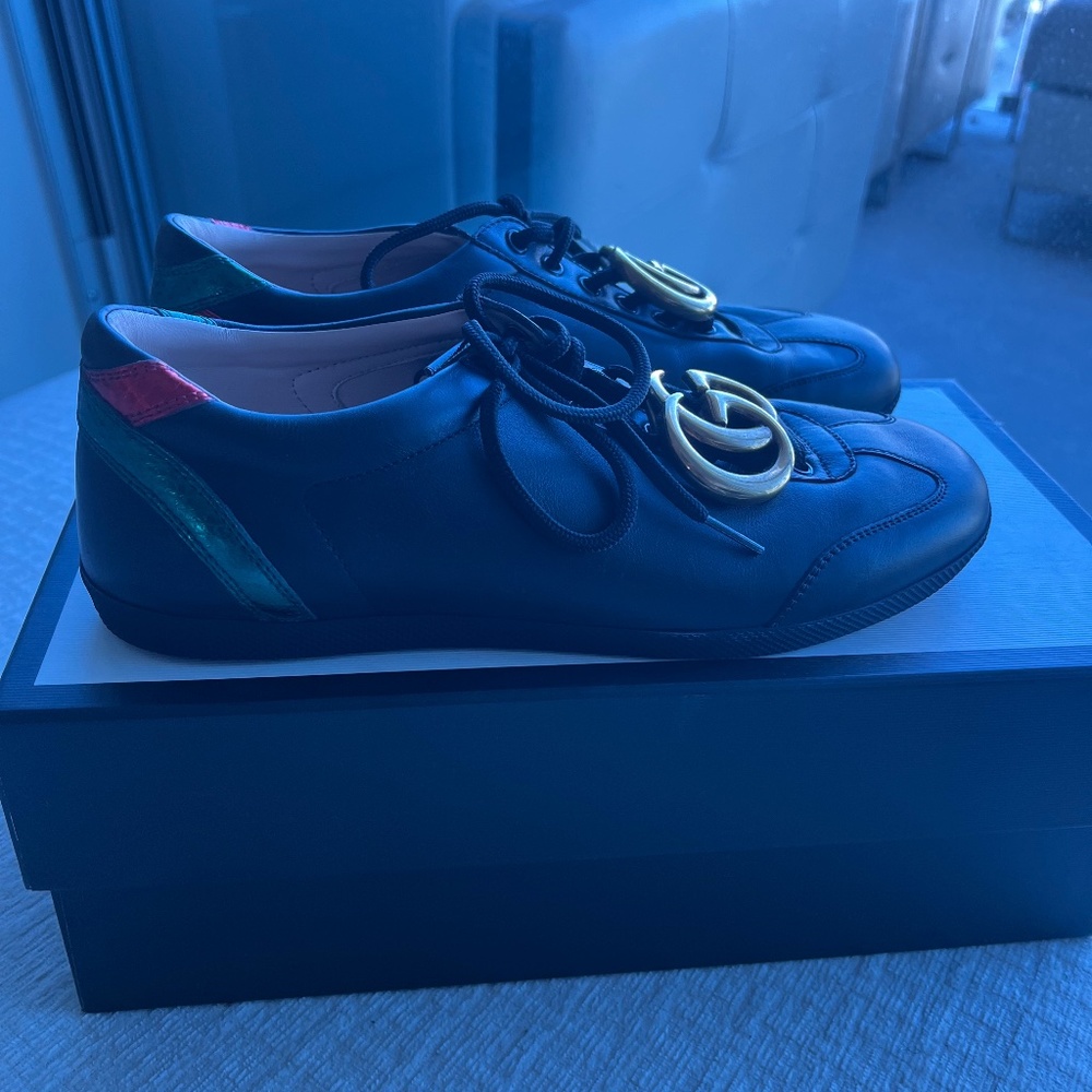 ucci Black Leather GG Marmont Embellished Lace Up Sneakers